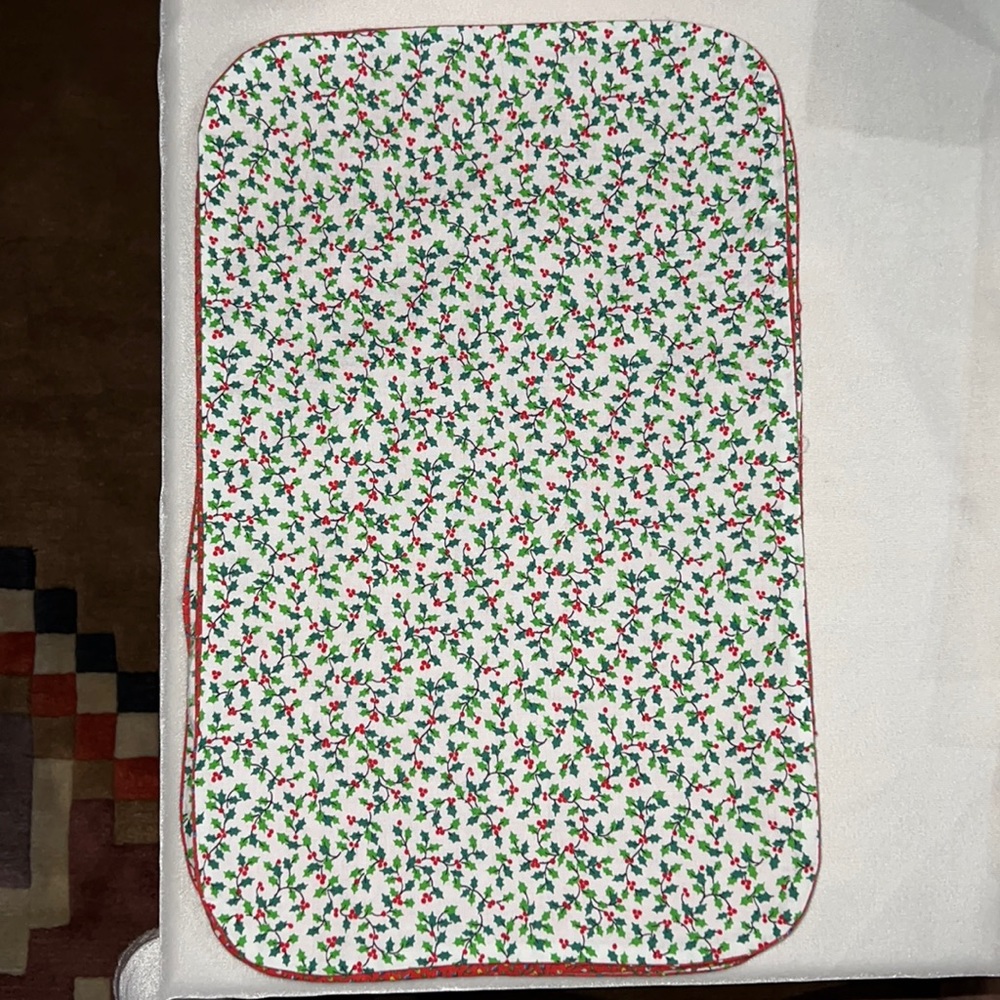 Reversible Holiday Theme & Small Floral Placemats